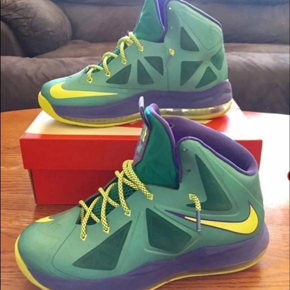 LeBron Shoes - Picture 2 of 2